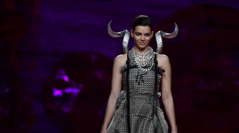 Madrid Fashion Week Desfiles de algunos de los creadores que han acudido a la Madrid Fashion Week 2015: Ángel Schlesser, Juan Vidal o Guillermo Montesinos