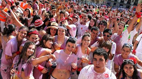 Fiestas de Tudela. 24 de julio_5 Tudela estalló de alegría cuando este martes dieron inicio las fiestas de Santa Ana con el lanzamiento del cohete.