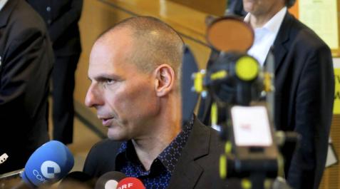 VARUFAKIS VE EN EL EUROGRUPO DEL LUNES SOLO