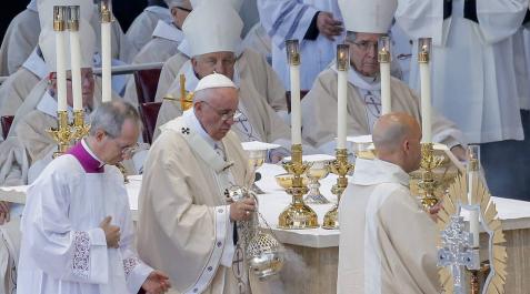 EL PAPA PROCLAMA SANTO AL FRANCISCANO ESPAÑOL JUNÍPERO SERRA