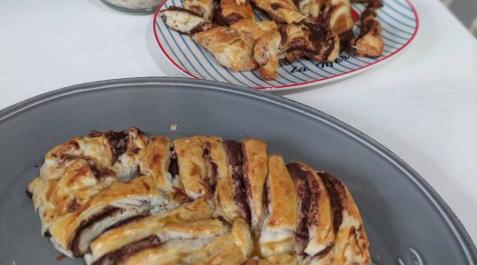Imagen de la hoja de hojaldre con crema de chocolate