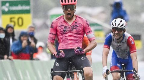 Bisseger vuela sobre Gstaad y Van der Poel mantiene el maillot de líder Bisseger vuela sobre Gstaad y Van der Poel mantiene el maillot de líder