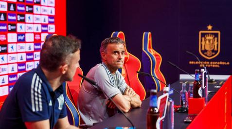 Luis Enrique defiende los protocolos y dice que esperará a Busquets Luis Enrique defiende los protocolos y dice que esperará a Busquets