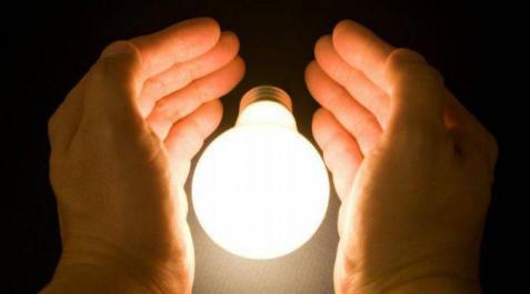 Competencia rechaza cambiar la tarifa de la luz como pide Podemos Competencia rechaza cambiar la tarifa de la luz como pide Podemos