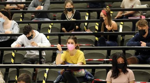 EvAU 2021 en la Universidad Pública de Navarra (UPNA) Casi 3.900 alumnos convocados en los campus universitarios de Pamplona y Tudela.