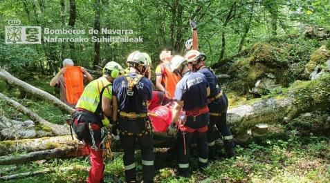 Herido al caer a una sima de 8 metros en una prueba de orientación en Larraun