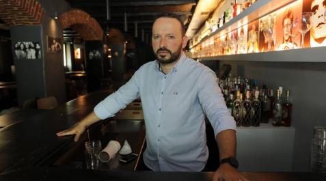 Carlos Tabar: “Somos discotecas, pagamos por ello y no vamos a abrir con mesas y sin baile”