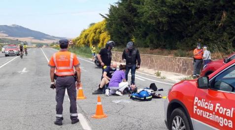 Herido un motorista al ser atropellado por un coche que se ha saltado un stop en Ventas de Úcar