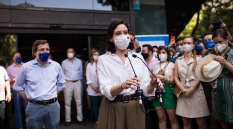 Ayuso involucra al Rey en el debate y le pregunta si firmará los indultos del 'procés'