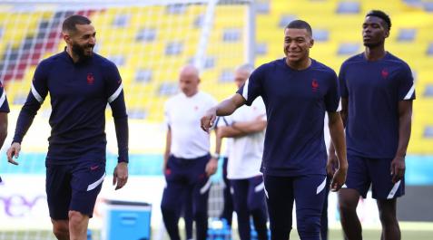 Francia y Alemania se miden con aires de final