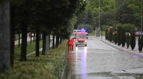 Fotos de la tormenta de este jueves en Pamplona Las precipitaciones han llegado a Pamplona este jueves dejando unos 20 litros por metro cuadrado en la capital.