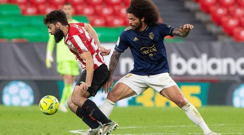 Aridane, con Villalibre, en el partido de San Mamés.