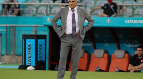 Aluvión de críticas contra el seleccionador turco tras las dos derrotas