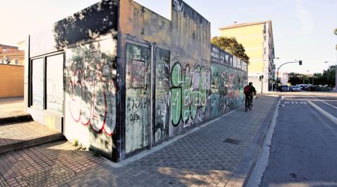 Proponen derribar un inmueble en la Txantrea