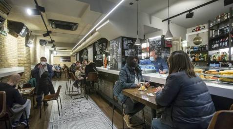 A partir del 2 de julio la hostelería navarra podrá abrir interiores al 60% y hasta la 1 de la mañana