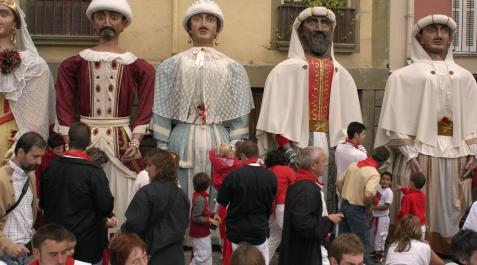 Este martes se pueden obtener las invitaciones gratuitas para el espectáculo 'Baile de gigantes'
