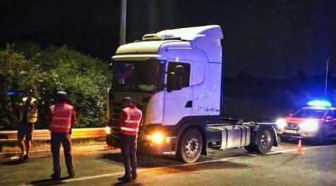 Detenida en la Autovía del Camino por circular ebria en dirección contraria