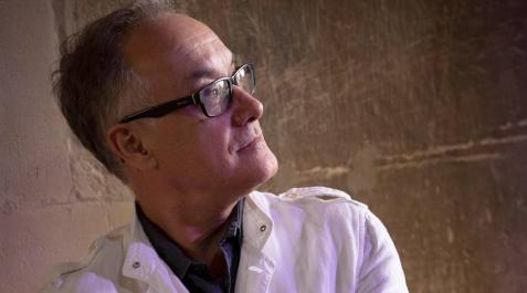 Luis F. Jiménez vive en París desde 1986. Luis F. Jiménez vive en París desde 1986.