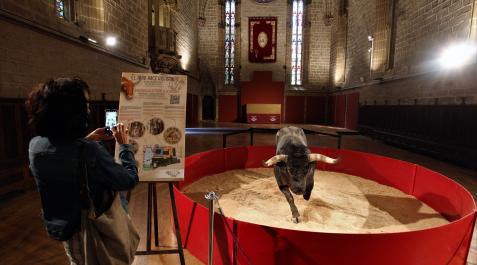 ‘Agujeta’, un miura en el refectorio de la catedral de Pamplona. ‘Agujeta’, un miura en el refectorio de la catedral de Pamplona