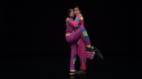 Maitane Perez (izda.) y Maider Lekunberri, en un ensayo de Vacío.