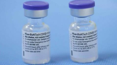 pfizer EMA subraya que corresponde a los países tomar una decisión sobre la tercera dosis