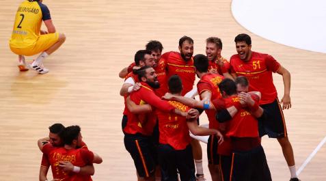 Alegría entre los jugadores de la selección tras la victoria