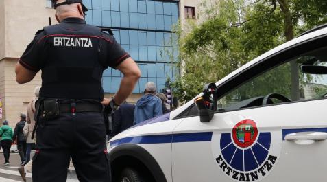 Agente de la Ertzaintza Agente de la Ertzaintza