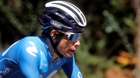 miguel-angel-lopez-superman El corredor combiano Miguel Ángel López, del equipo Movistar team, durante la vigésima etapa de LaVuelta Ciclista a España