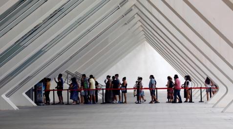 vacunacion Colas en el punto de vacunación de la Ciudad de las Artes y las Ciencias de Valencia