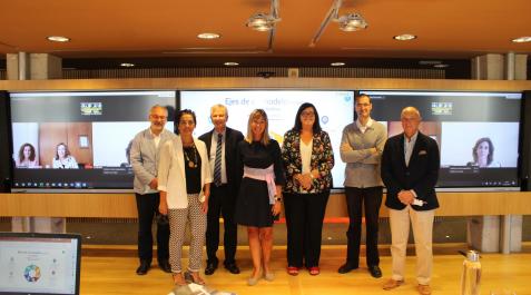Imagen del jurado que concede el I Premio Arizmendiarrieta Saria al modelo inclusivo participativo Imagen del jurado que concede el I Premio Arizmendiarrieta Saria al modelo inclusivo participativo