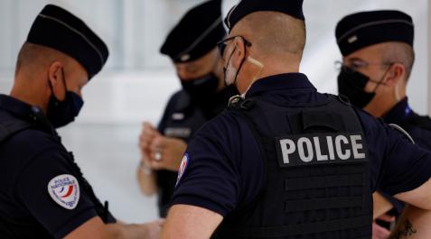 agentes franceses Varios agentes de la policía francesa