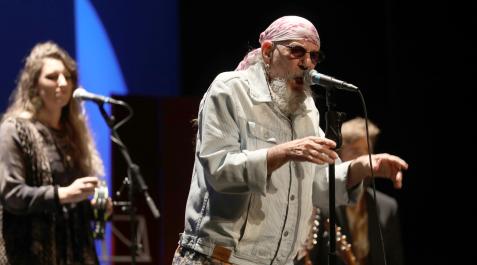 El Drogas El Drogas presentó en el Teatro Gayarre su nueva propuesta al frente de su
