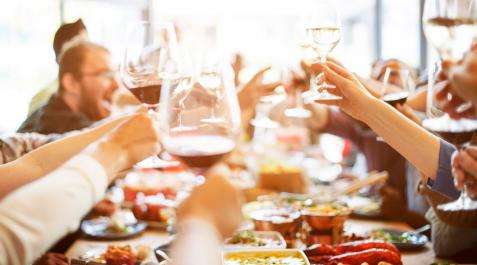 61504846_l Los restaurantes, bares y empresas de catering se preparan para volver a brillar como antes. O más.