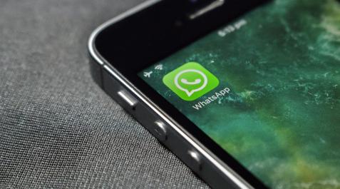whatsapp-g75a9fe7a6_1920 Tras la caída a nivel mundial que se produjo este mes, WhatsApp quiere seguir ofreciendo mejoras a los usuarios.