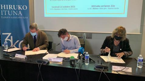 Firma del convenio Hiruko Ituna 2021-2025 Firma del convenio Hiruko Ituna 2021-2025