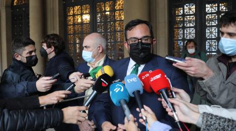 Los vicepresidentes José Mari Aierdi (Geroa Bai) y Javier Remírez (PSN), tras la reunión con Bildu Los vicepresidentes José Mari Aierdi (Geroa Bai) y Javier Remírez (PSN), tras la reunión con Bildu