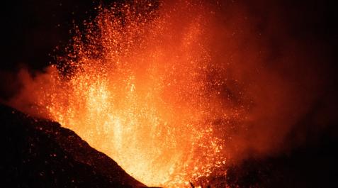 volcán la palma Las coladas de lava del volcán Cumbre Vieja crecen