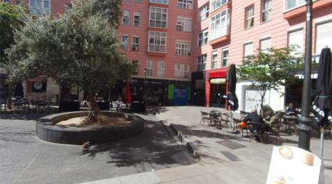 Se trata del espacio situado frente a los números 43 y 45 de la calle de Fuencarral Se trata del espacio situado frente a los números 43 y 45 de la calle de Fuencarral