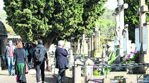 El cementerio de Estella recibió visitas durante todo el puente festivo El cementerio de Estella recibió visitas durante todo el puente festivo