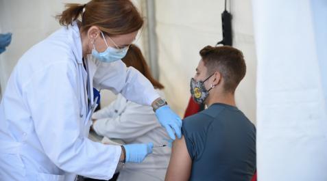 vacuna-coronavirus Salud abre la tercera dosis al tramo de 18 a 29 años en Navarra