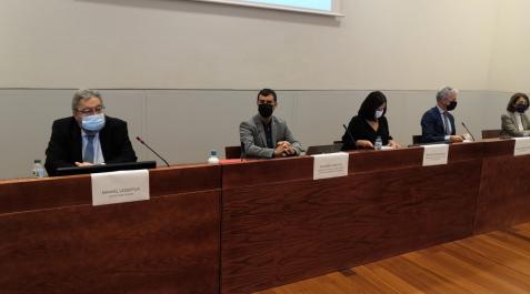 191121PM20-Santos en mesa ponencia 1 El consejero Santos en la mesa que ha presidido la jornada celebrada en la UPV