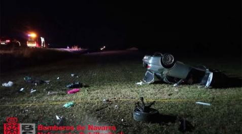 accidente N-134 Imagen del vehículo volcado tras salirse de la calzada