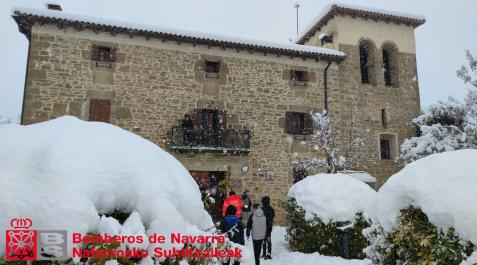 Rescatados 13 niños y 4 monitores del albergue de Guetadar Rescatados 13 niños y 4 monitores del albergue de Guetadar