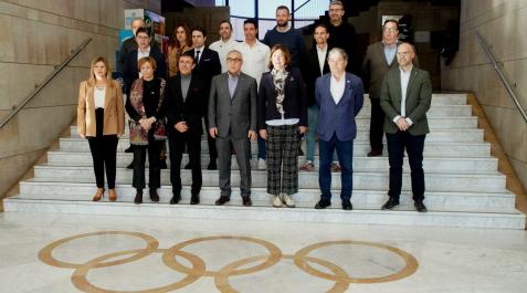 media maraton pamplona Participantes en la I Jornada de Municipalidad y Triatlón que se ha celebrado en la sede del Comité Olímpico Español en Madrid.