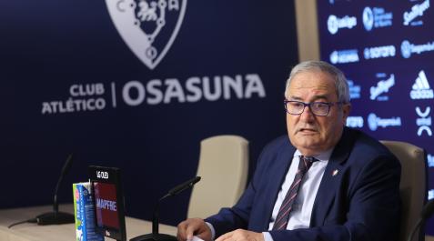 Luis Sabalza, en la rueda de prensa de presentación de su equipo de trabajo tras haber sido proclamado presidente Luis Sabalza, en la rueda de prensa de presentación de su equipo de trabajo tras haber sido proclamado presidente