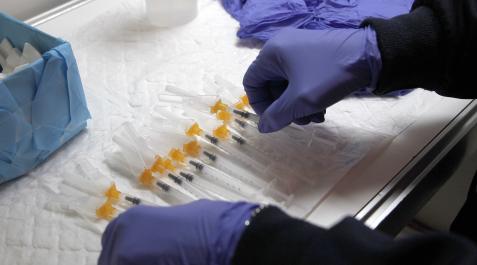 vacunas Varias jeringuillas con dosis de la vacuna contra el Covid-19, en el Hospital de Son Durea en Palma de Mallorca