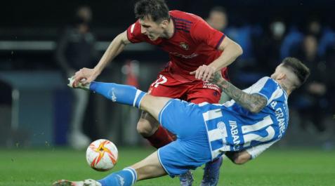 Budimir, zancadilleado por Borja Granero Budimir, zancadilleado por Borja Granero