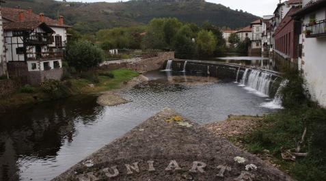 El puente de muniartea, una de las estampas más bellas de Elizondo El puente de muniartea, una de las estampas más bellas de Elizondo