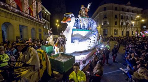 Cabalgata de Reyes en Pamplona La cabalgata ha pedido que haga una excepción con Melchor, Gaspar y Baltasar para que puedan ir sin mascarilla
T* Cabalgata Reyes Magos de Oriennte SSMM
L* Pamplona