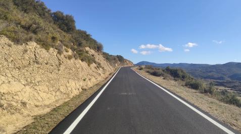 Imagen de la carretera NA-5321, en Gallipienzo, una de las vías renovadas en zonas en riesgo de despoblación de la Comarca de Sangüesa Imagen de la carretera NA-5321, en Gallipienzo, una de las vías renovadas en zonas en riesgo de despoblación de la Comarca de Sangüesa